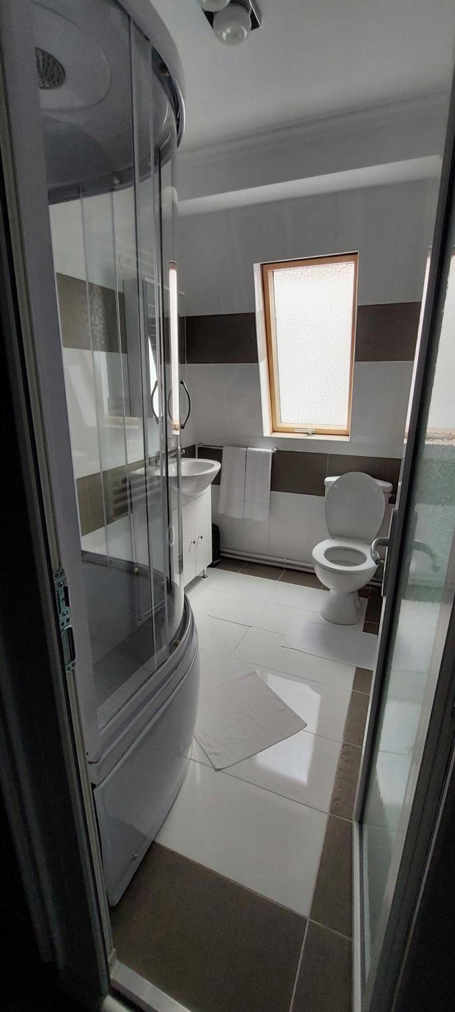 Отель Harmony House Тыргу-Жиу Экстерьер фото